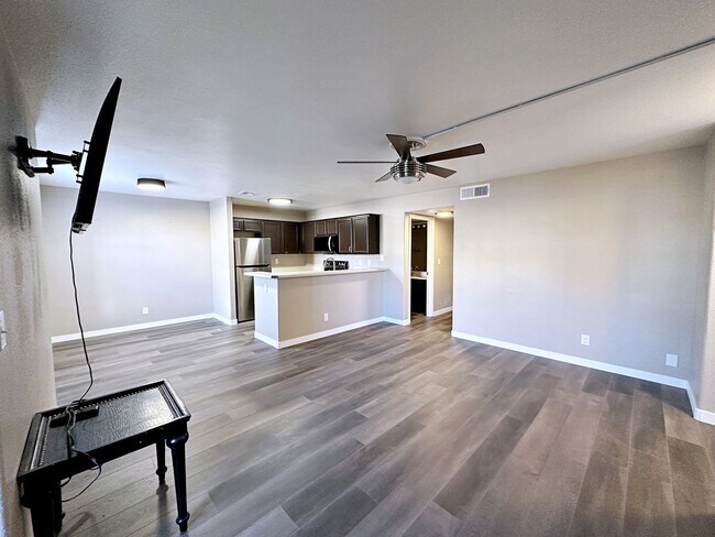 Building Photo - 1 MONTH FREE***REMODELED 2 BEDROOM DOWNSTAIRS CONDO IN GATED COMMUNITY