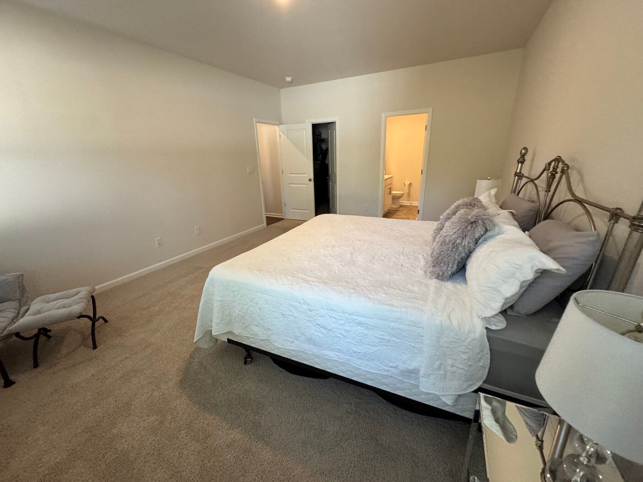 Building Photo - 1924 Vanderlyn St