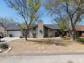 Building Photo - 114 Caballo Dr