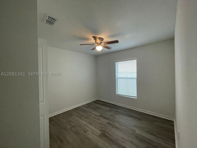 Building Photo - 2514 McKinley Dr