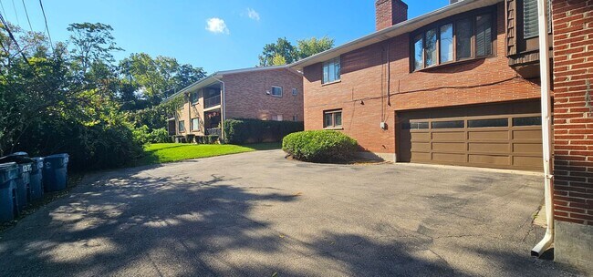 Building Photo - 1266 Westcliff Ct