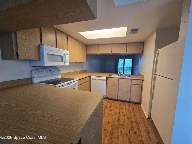 Building Photo - 515 Landings Way