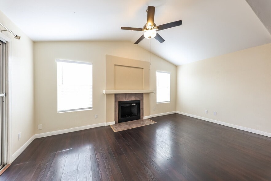 Building Photo - 1111 W Wagoner Rd