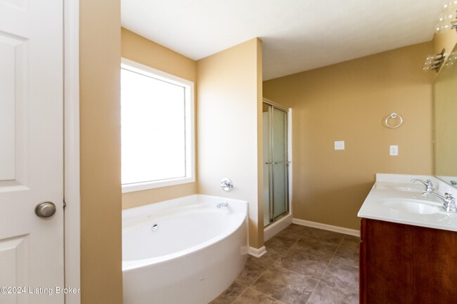 Building Photo - 1911 Belay Way