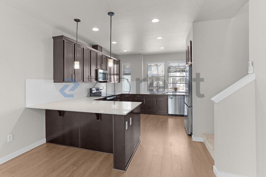 Building Photo - Unit l4