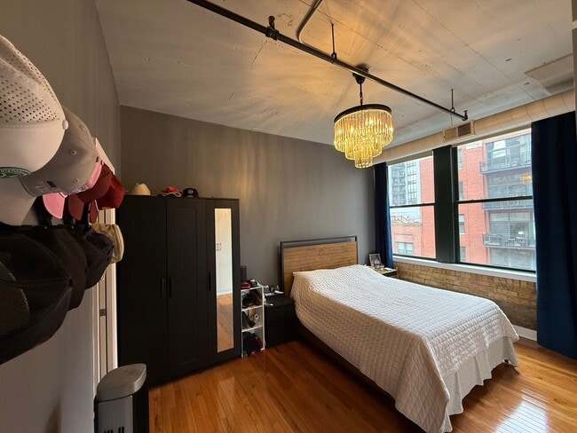 Building Photo - 411 W Ontario St