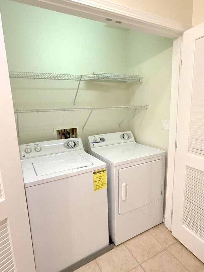 Building Photo - Gorgeous Corner Condo at The Terraces in Dublin Ranch Village!!