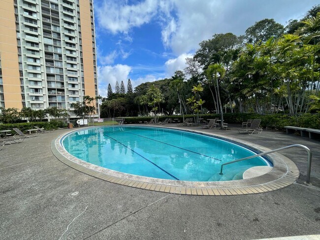 Building Photo - 1511 Nuuanu Ave