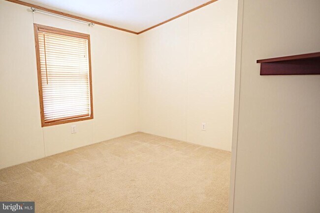 Building Photo - 45170 Settlers Ln