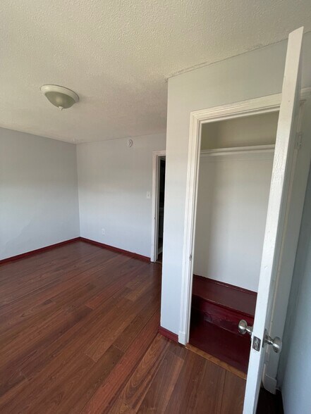 Building Photo - 6436 Hartwait St