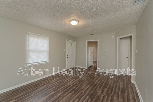 Building Photo - 821 Forsythe St