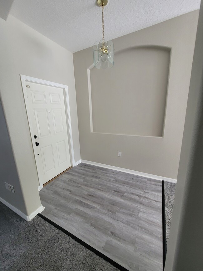 Building Photo - 13276 Bainbridge Way