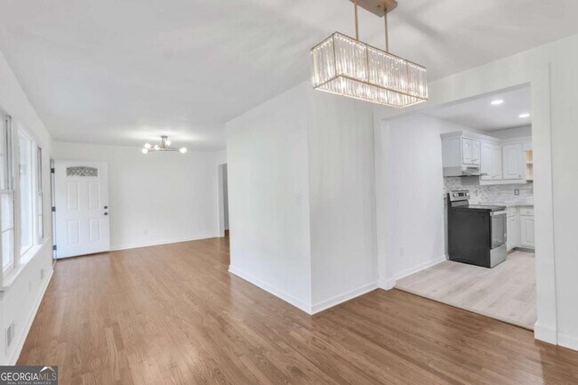 Building Photo - 2773 Fairlane Dr SE