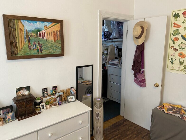 Building Photo - 590 Cambridge St