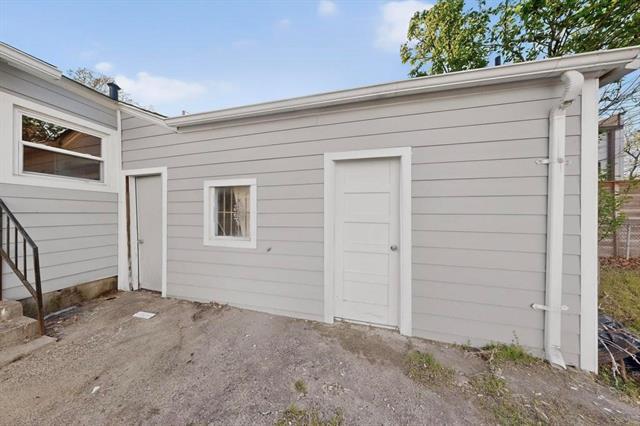 Building Photo - 4715 Cowan Ave