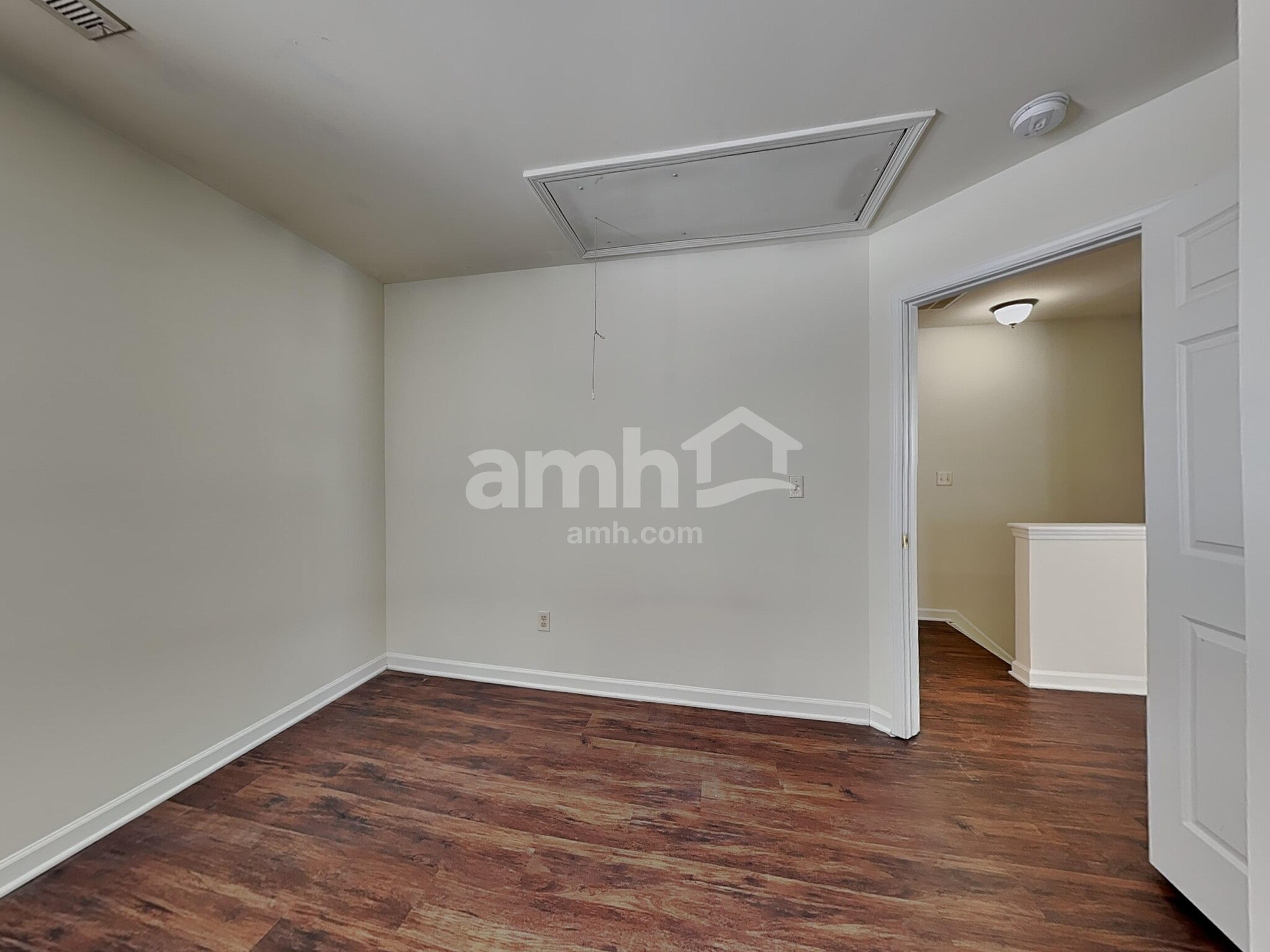 Building Photo - 547 Rockbridge Dr