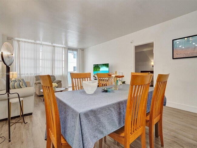 Building Photo - 3725 S Ocean Dr