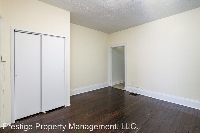 Building Photo - 2413 W Clifton Ave