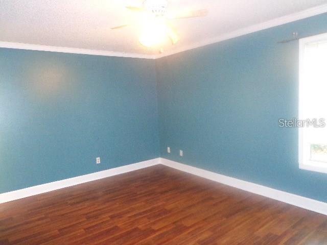 Building Photo - 3874 Lake Shore Dr