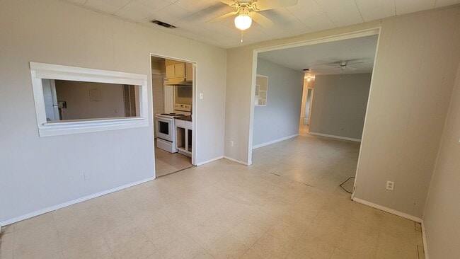 Building Photo - 3406 Black Lake Cir