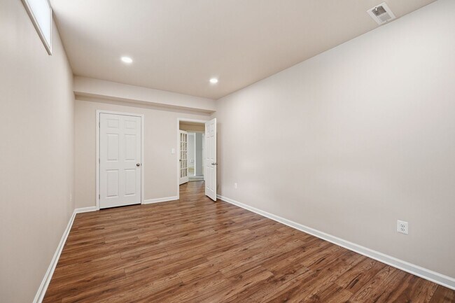 Building Photo - 24267 Purple Finch Dr