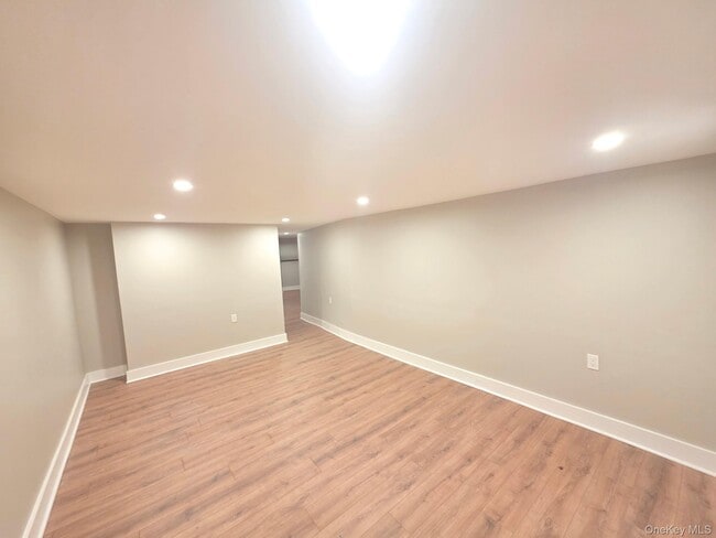 Building Photo - 263 S Mountain Rd