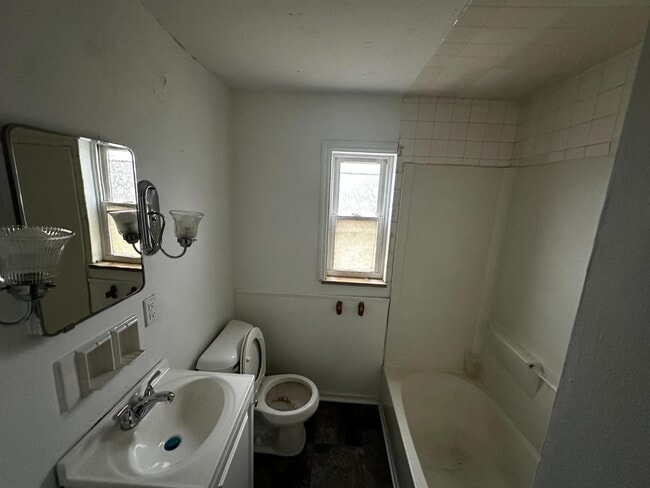 Building Photo - 9070 Lew Wallace Dr