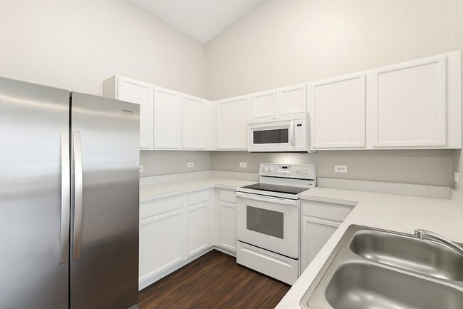 Building Photo - 2023 Silverstone Dr