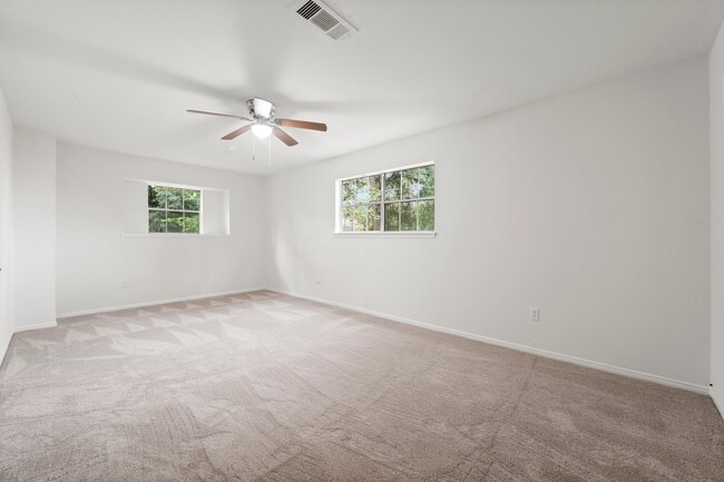 Building Photo - 16815 Memorial Oaks Ln