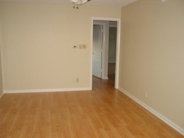 Building Photo - 9952 Vanguard Dr