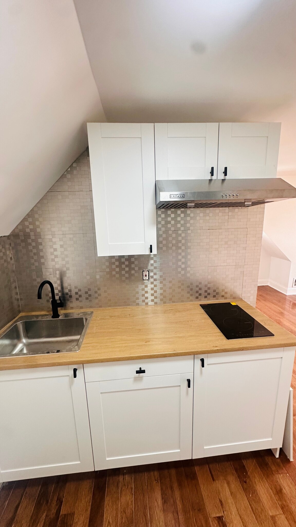 Building Photo - 5115 E Roosevelt Blvd