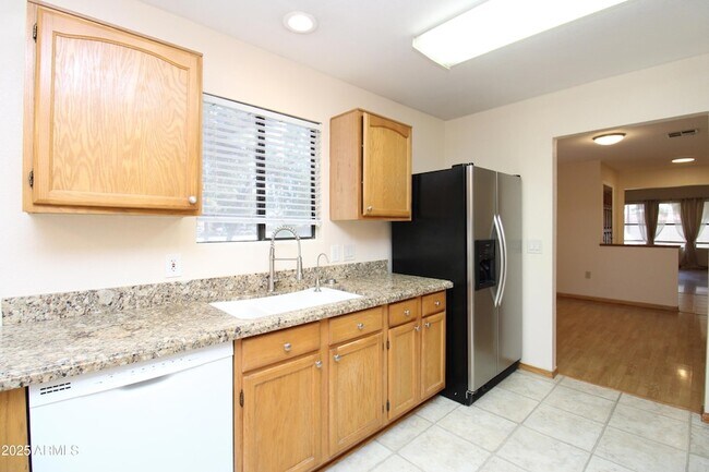 Building Photo - 602 N Cobblestone St