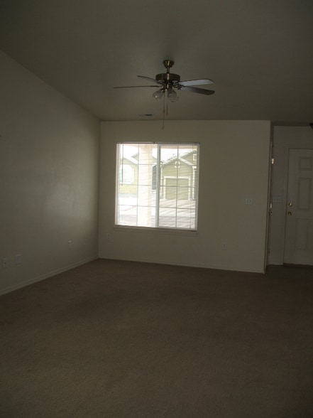 Building Photo - 2407 Inspiration