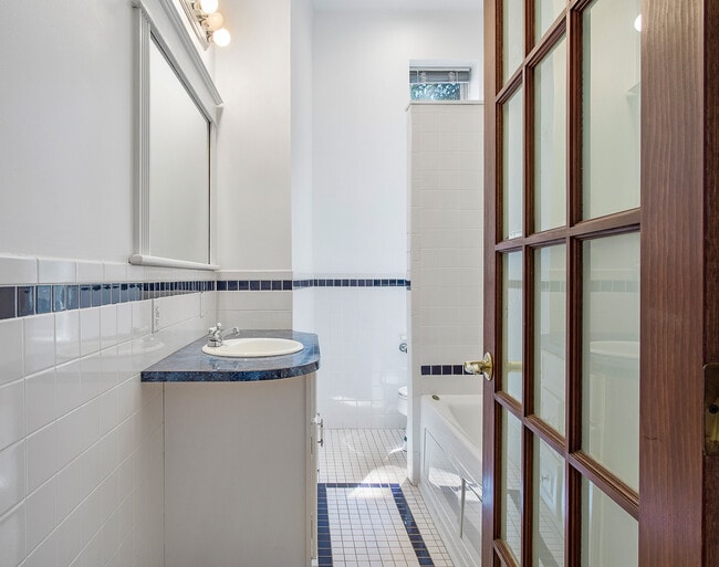 Building Photo - 2602 W Grace St