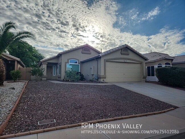 Primary Photo - 2533 N Silverado-