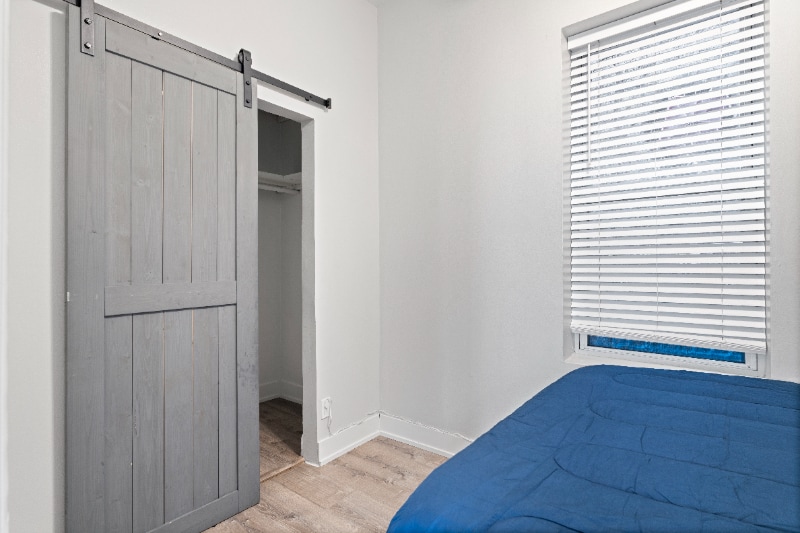 Building Photo - 2345 W 21st St