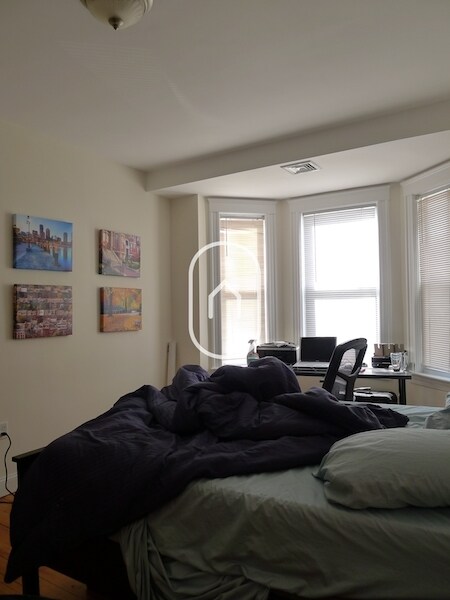 Building Photo - 12 Hillside St