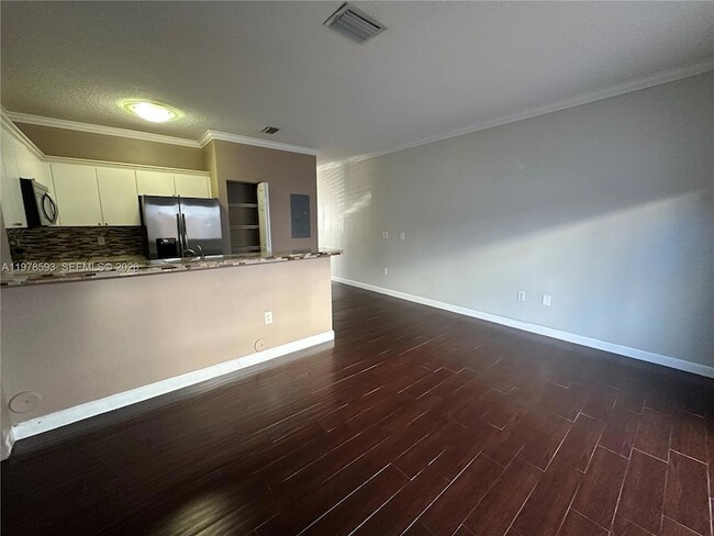 Building Photo - 2221 SE 24th Pl