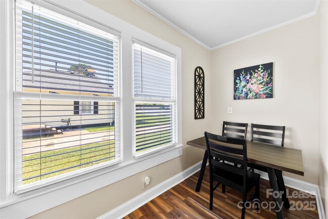 Building Photo - 1525 Perfection Ave