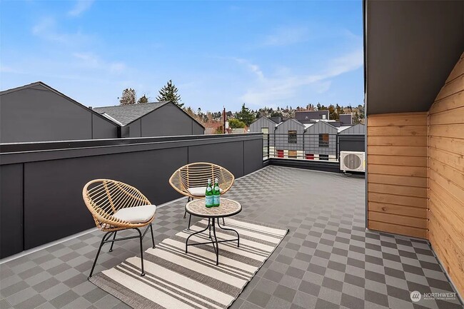 Building Photo - New Ballard Townhome