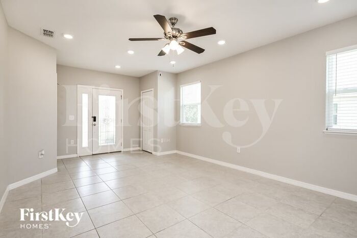 Building Photo - 2212 Red Rock Ct