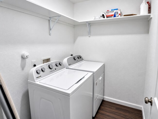 Building Photo - Fully Furnished 2024 Build Minutes from Downtown San Antonio