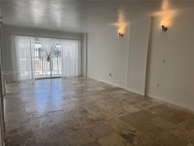 Building Photo - 1345 West Dr