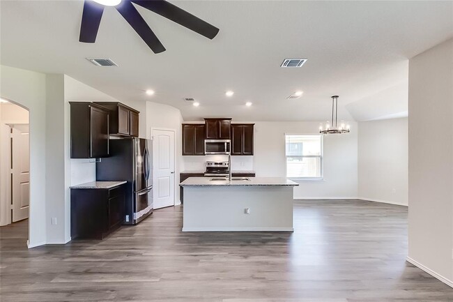 Building Photo - 107 Reagor Dr
