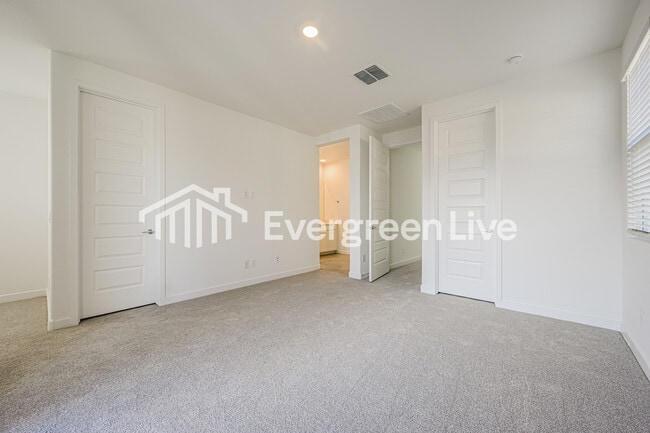 Building Photo - 9834 W Verde Ln