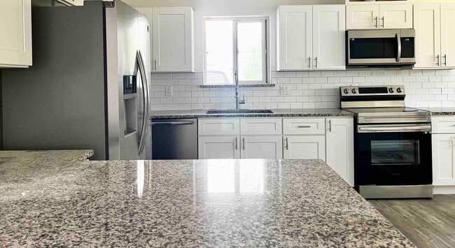 Building Photo - 8106 Mullins Dr