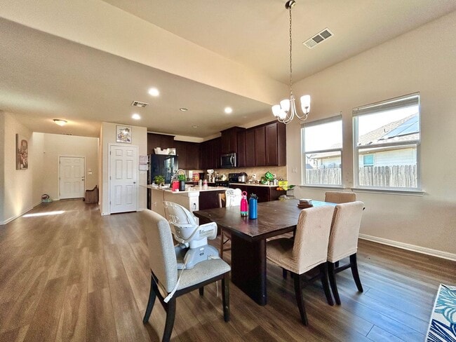 Building Photo - 445 Arrowhead Vine St