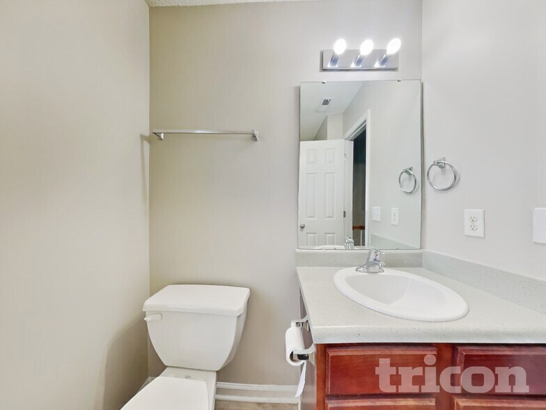 Building Photo - 4 Stratus Ln