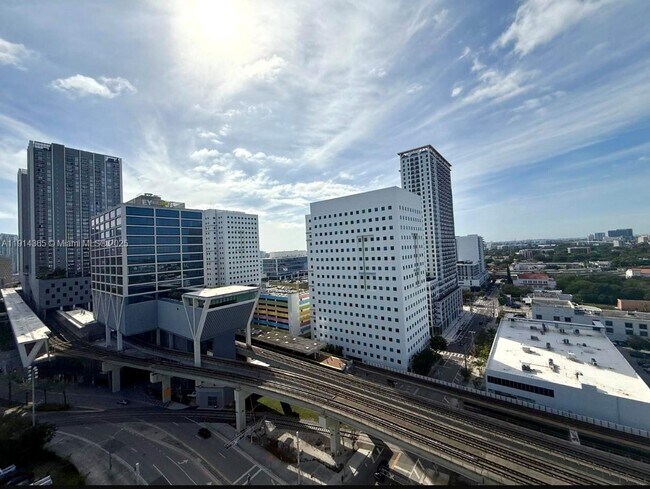 Primary Photo - 850 N Miami Ave