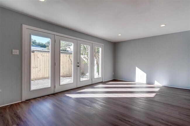 Building Photo - 13168 Trail Hollow Dr